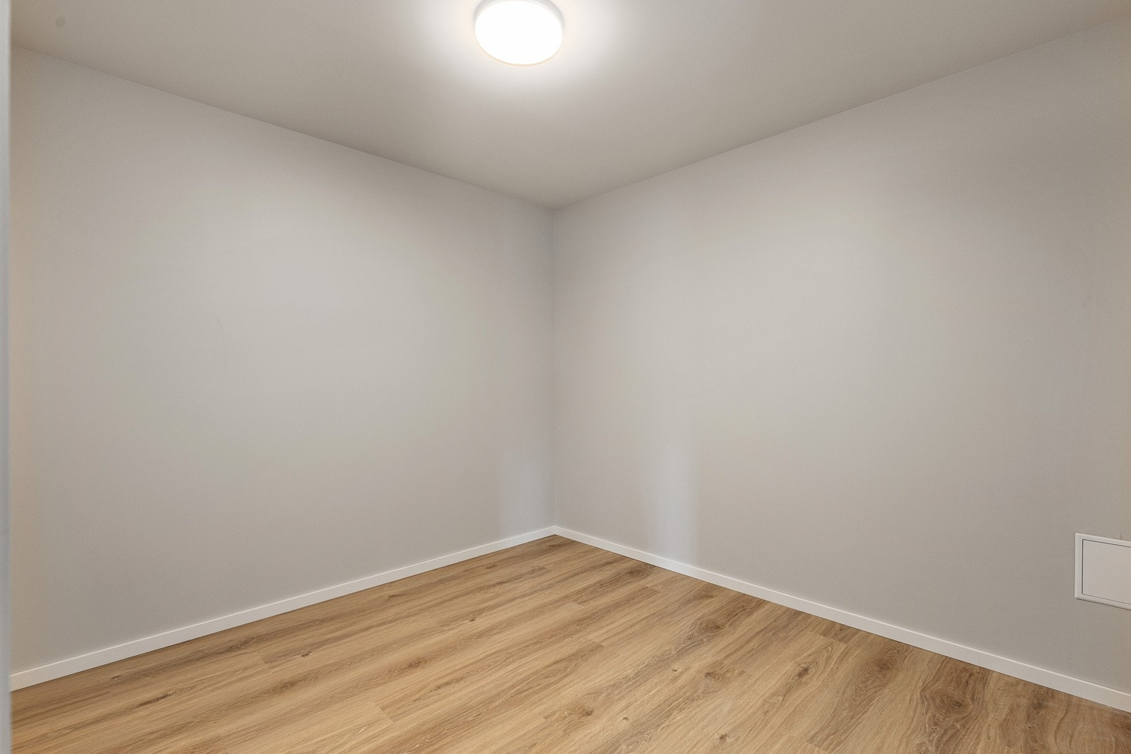 Romslig bod Galleribilde