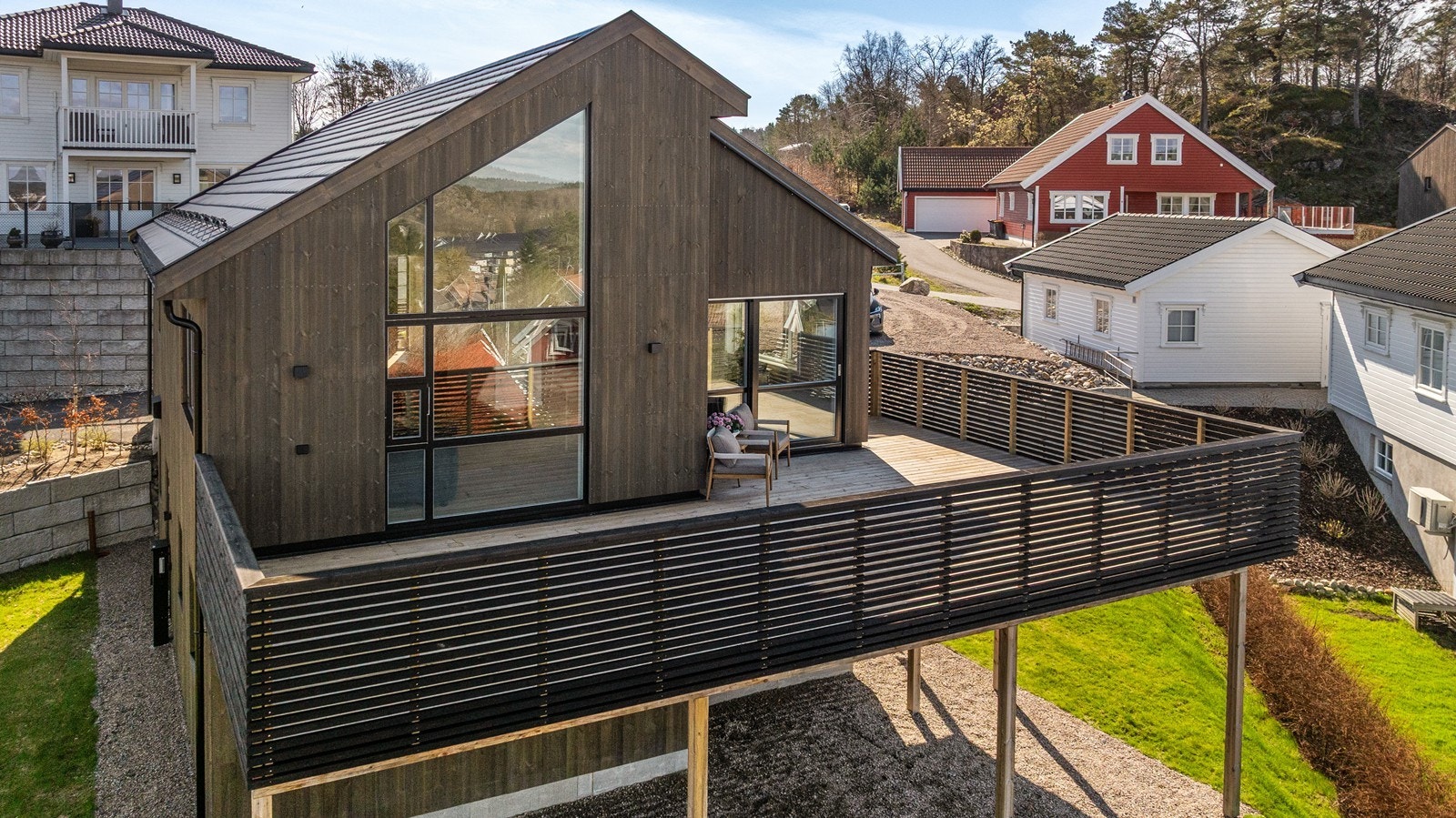 Even Guttormsen i Nordvik presenterer Teisendal 52 - Nybygget enebolig - sjønært - 4 soverom - god planløsning -to bad - stor og solrik veranda - høy standard
Foto: Fokus foto Galleribilde