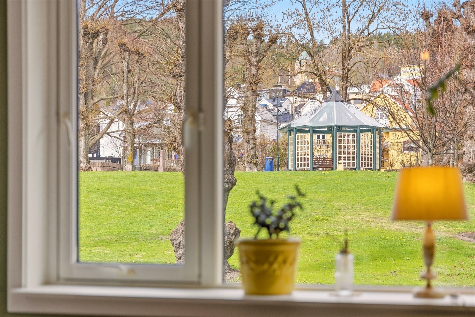 Leiligheten er beliggende sentralt på Bragernes med hyggelig utsyn mot park Galleribilde