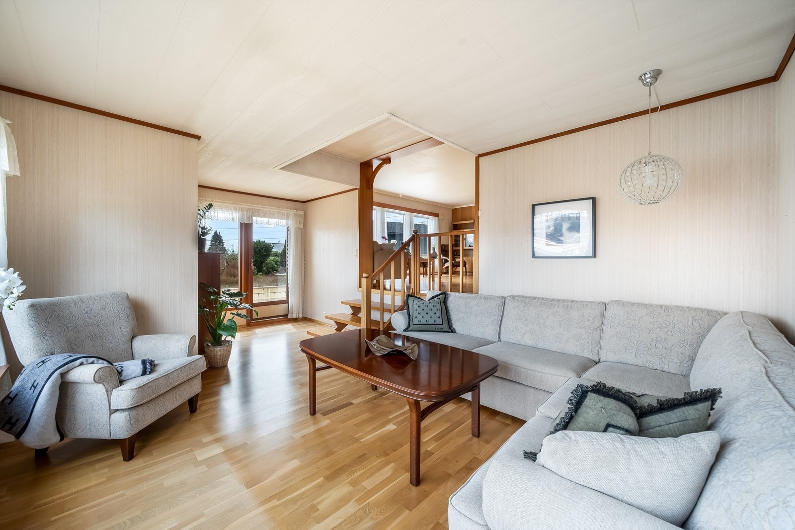 Fra stuen er det utgang til veranda
. Galleribilde