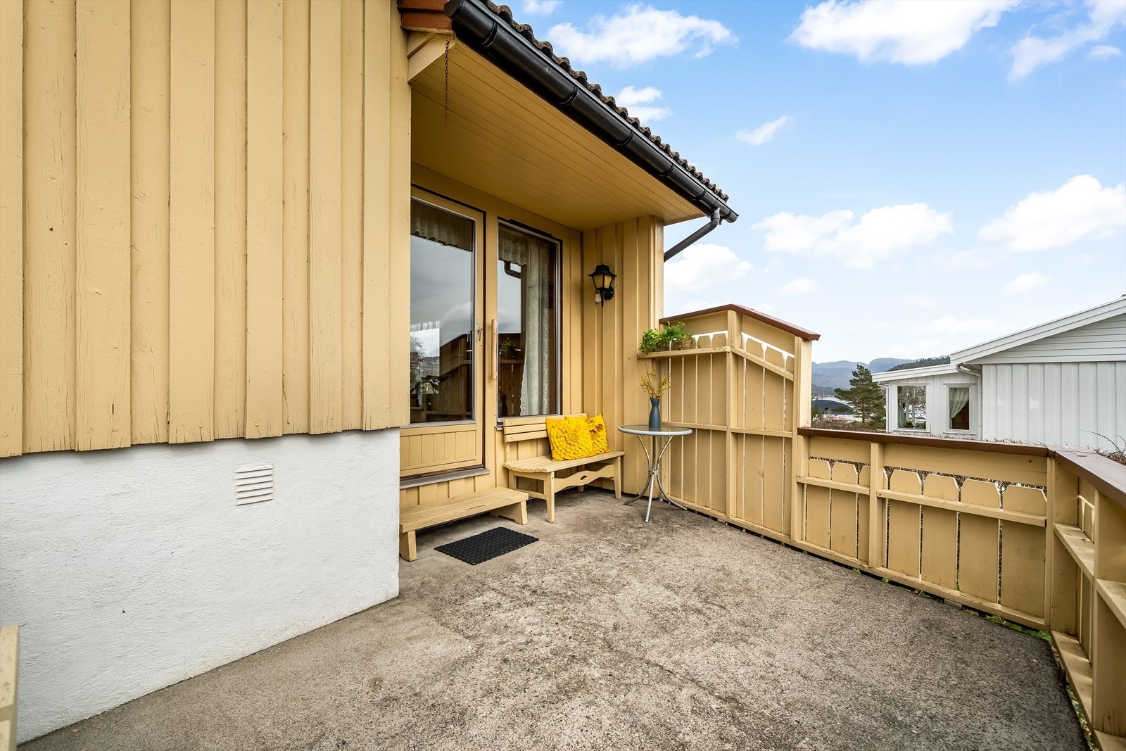 Veranda med utgang fra stue. Galleribilde