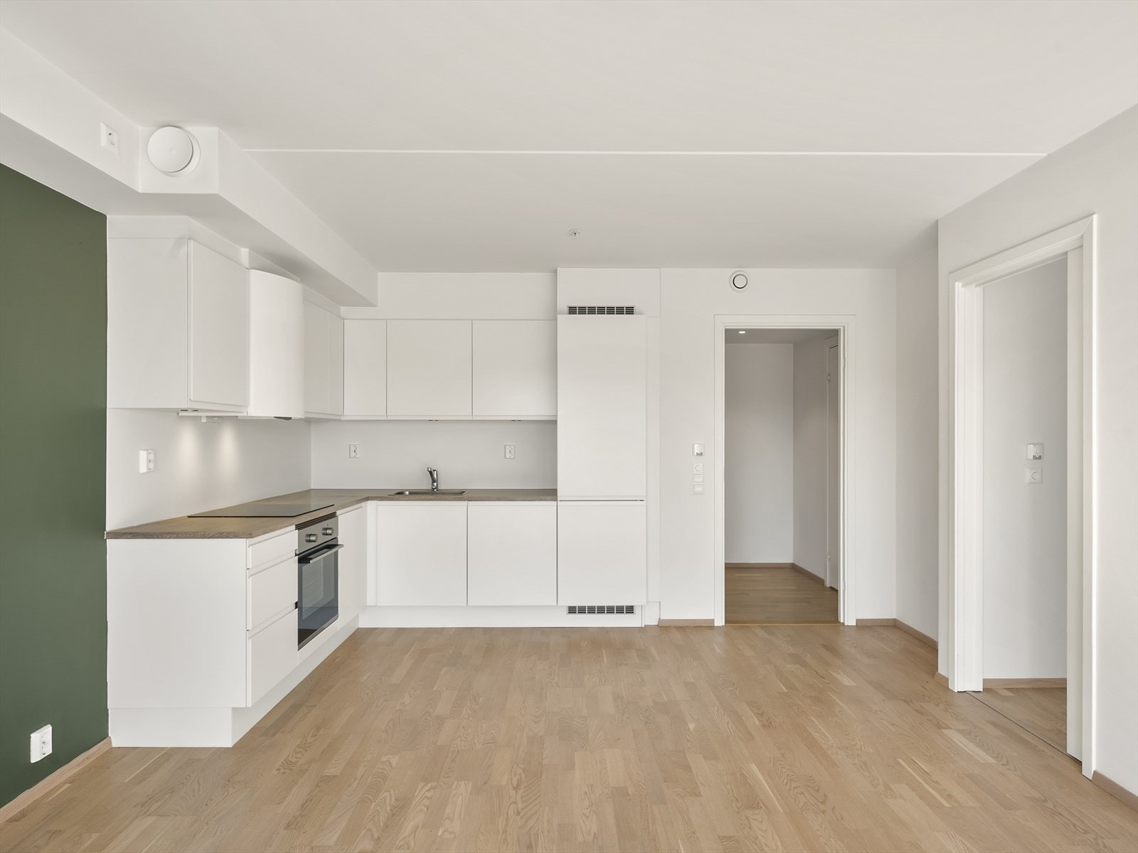Leiligheten varmes opp med vannbåren varme, som gir en jevn og behagelig innetemperatur. Galleribilde