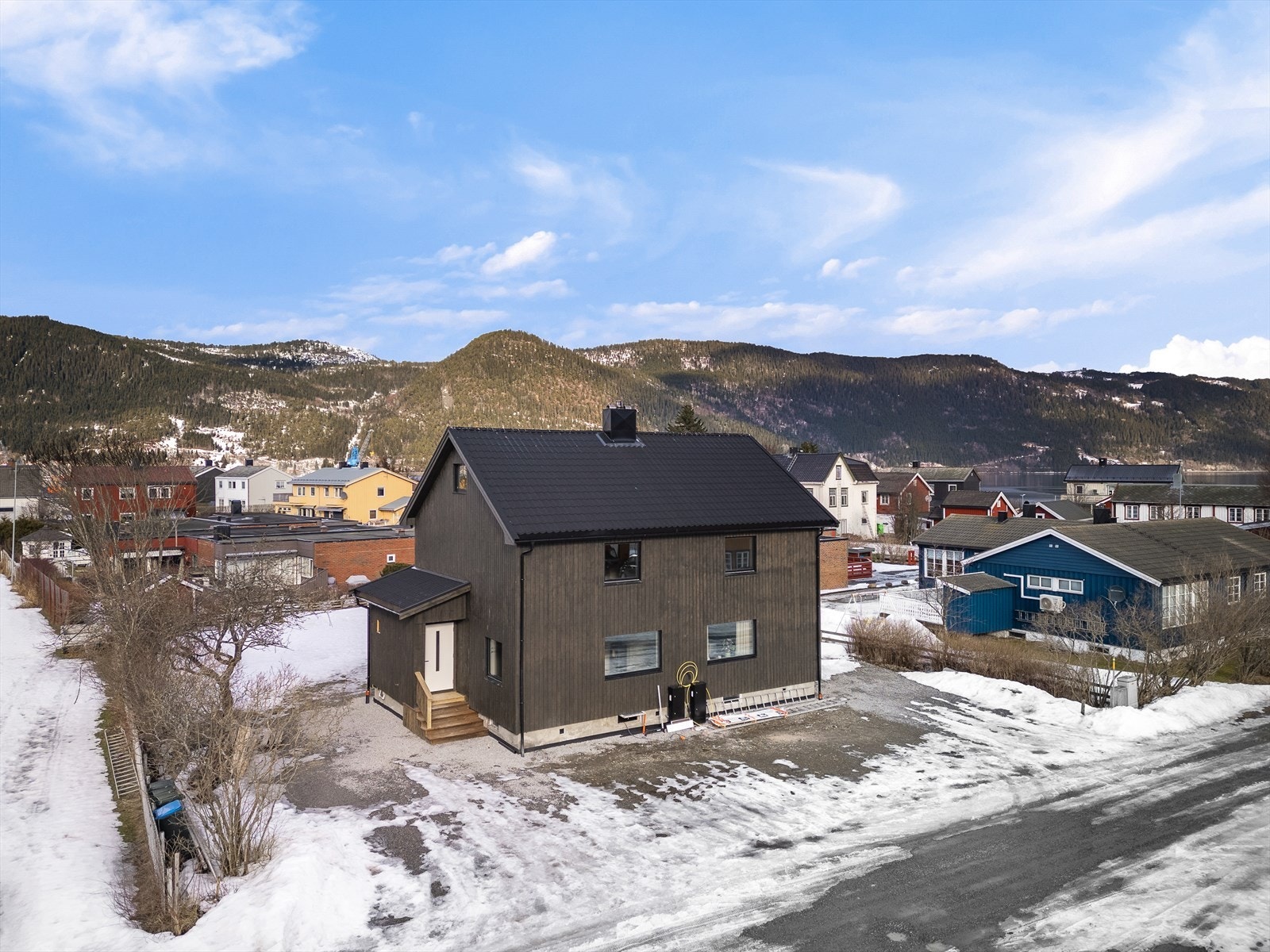 Halvpart av tomannsbolig med attraktiv beliggenhet. Foto v/ Haukdal, Interiørfoto. Galleribilde