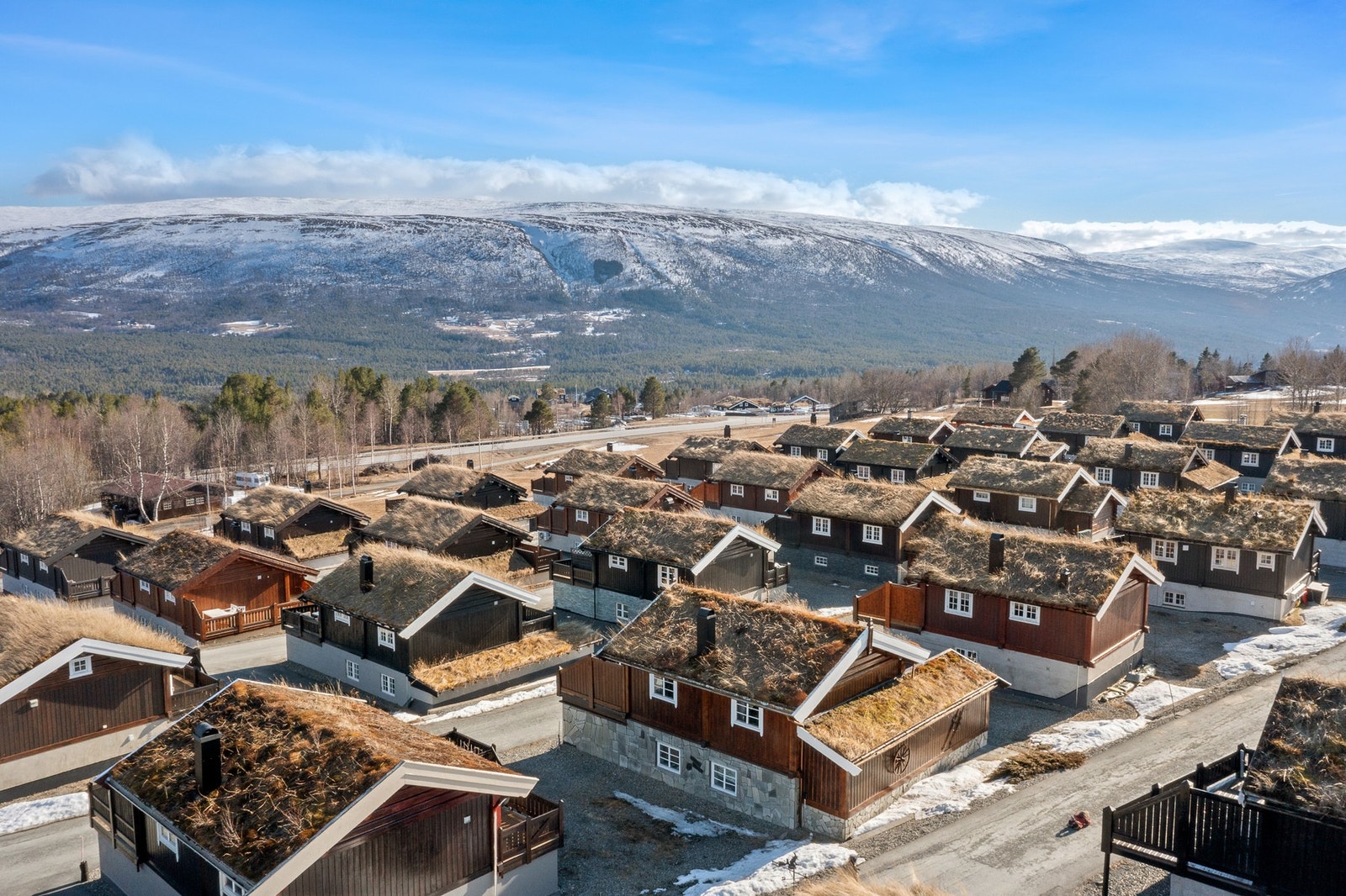 Her kan du bo i nærheten av alt, beliggenheten er sentral ift fjell, turer til fots, langrenn, sykkel. Galleribilde