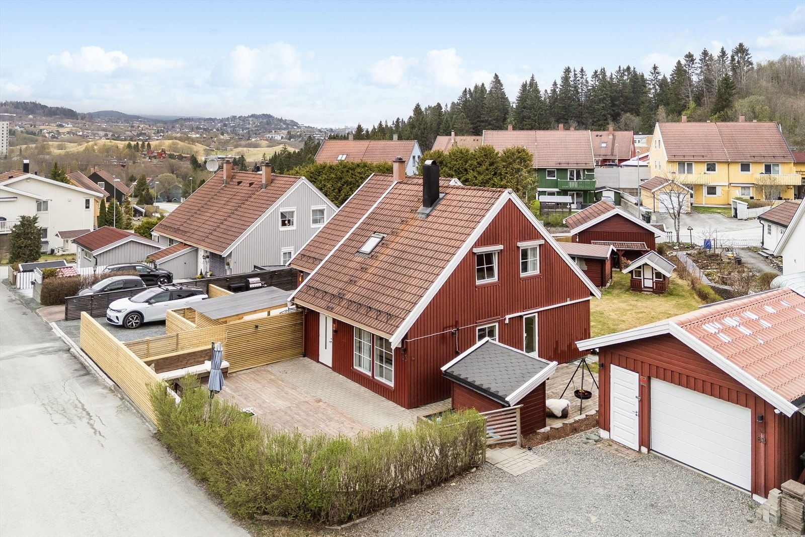 Kanskje en av de største tomtene i Okstadøy med 455 kvm Galleribilde