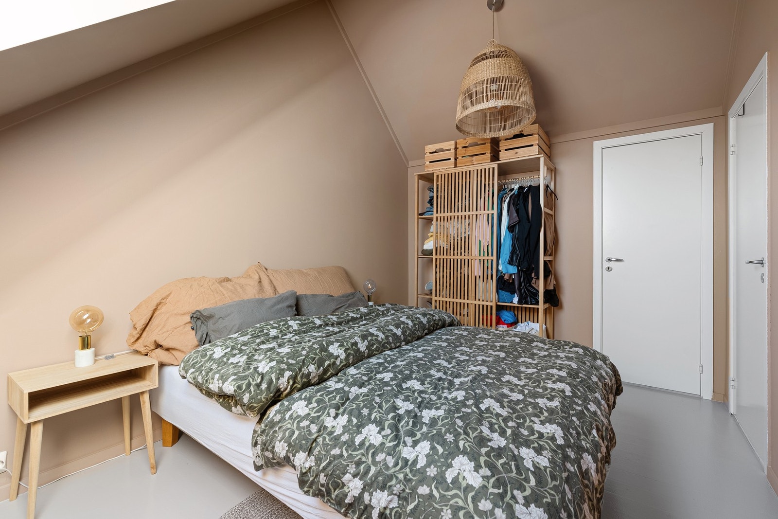 Hovedsoverom med inngang til bod/garderobe Galleribilde