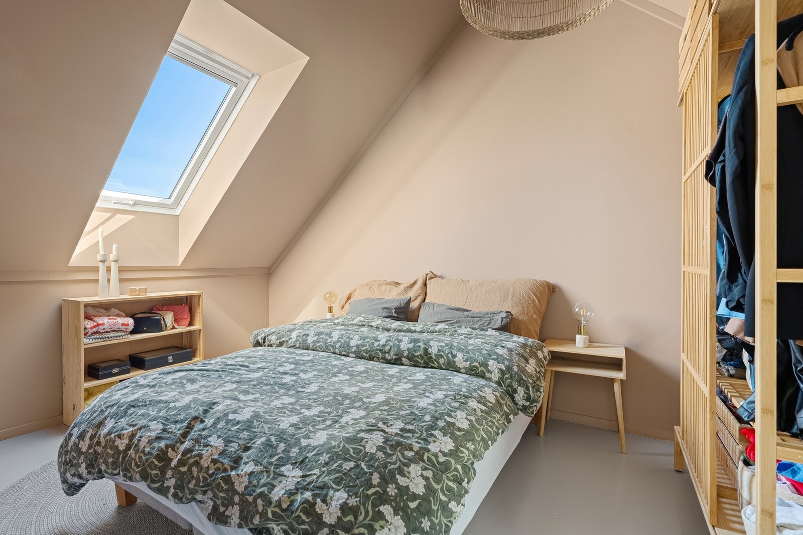 Hovedsoverom med inngang til bod/garderobe Galleribilde