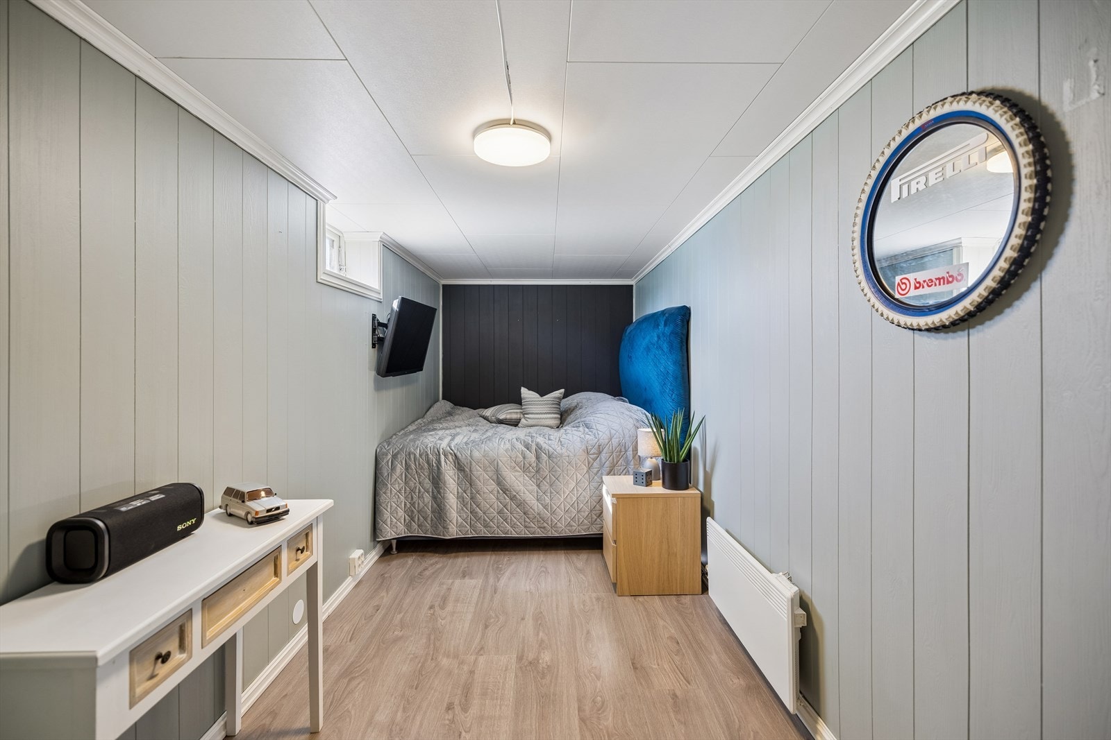 Rom i kjeller, i dag benyttet som soverom, merk at rommet ikke er omsøkt for varig opphold. Galleribilde