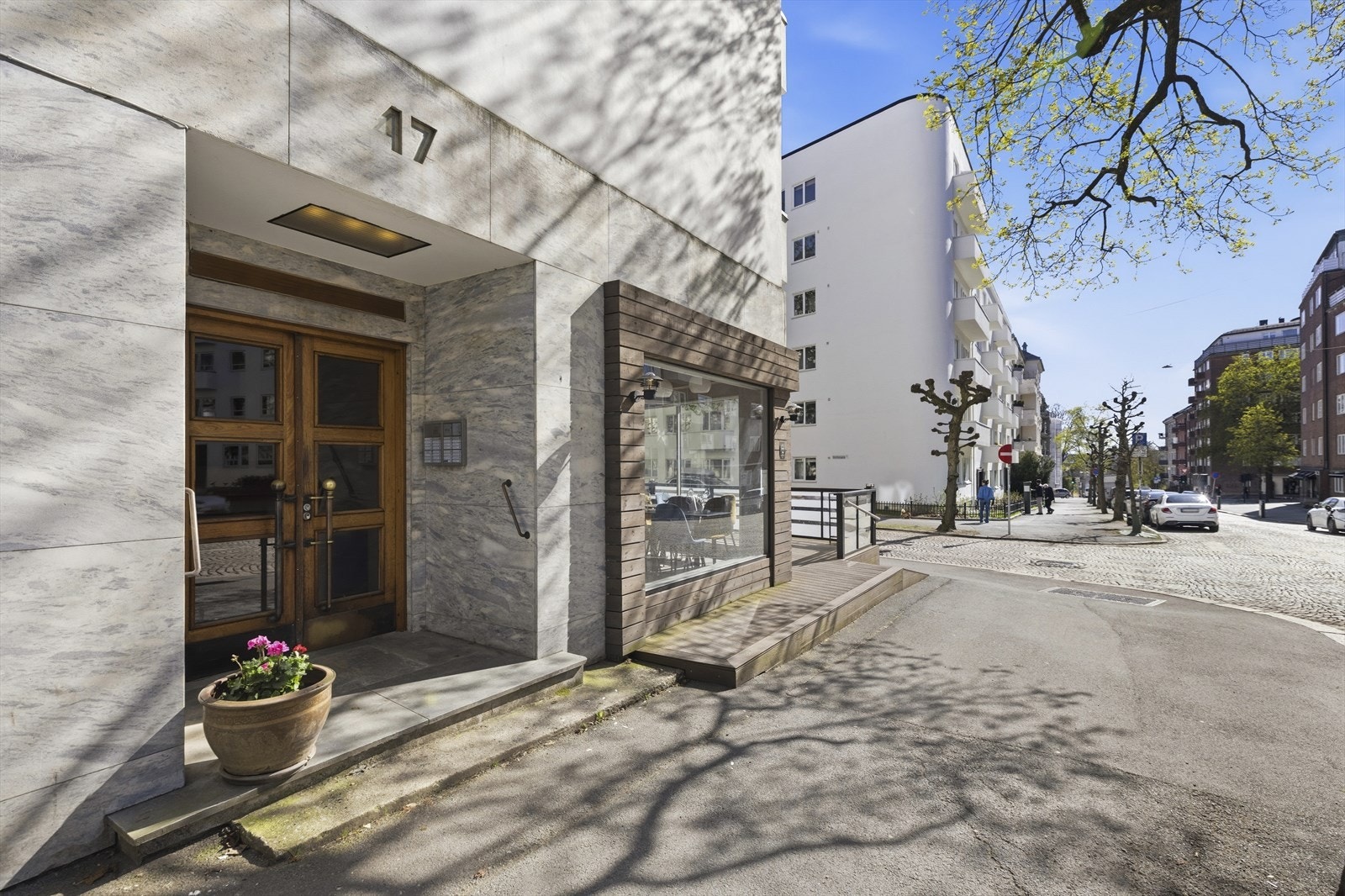 Inngangsparti. Galleribilde