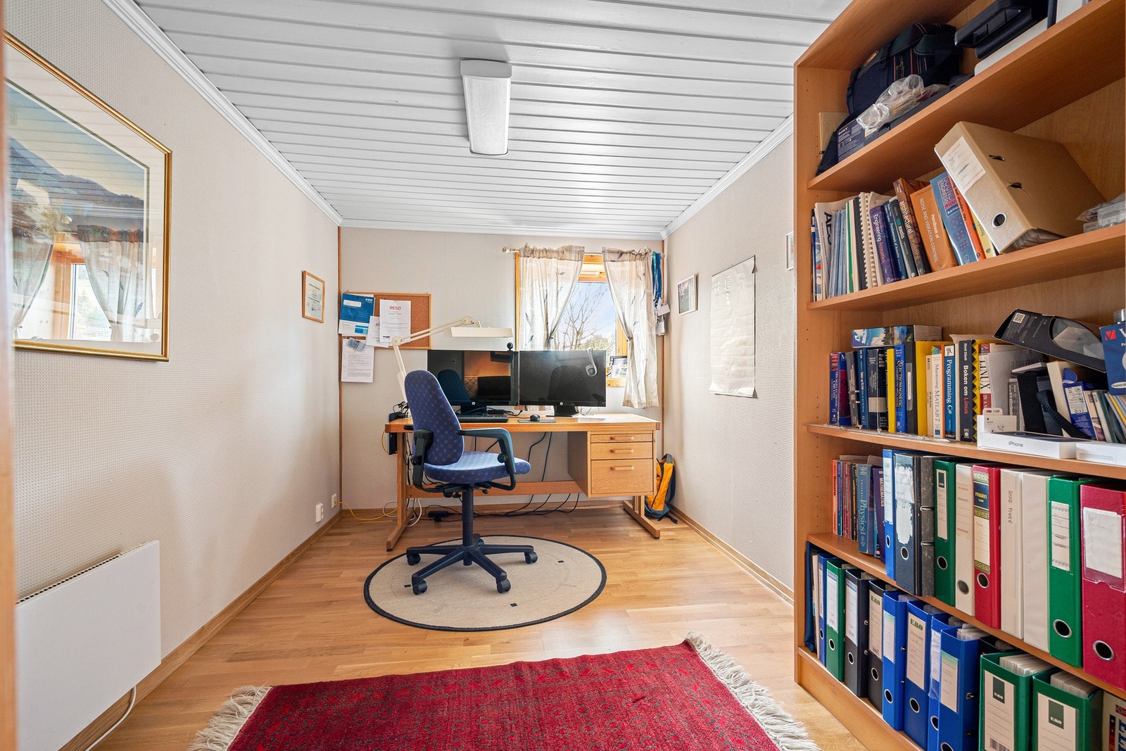 Kontor (ikke godkjent for varig opphold) - det ble lagt nytt gulv i kjellerstue og kontor i 2007 med gulvvarme Galleribilde