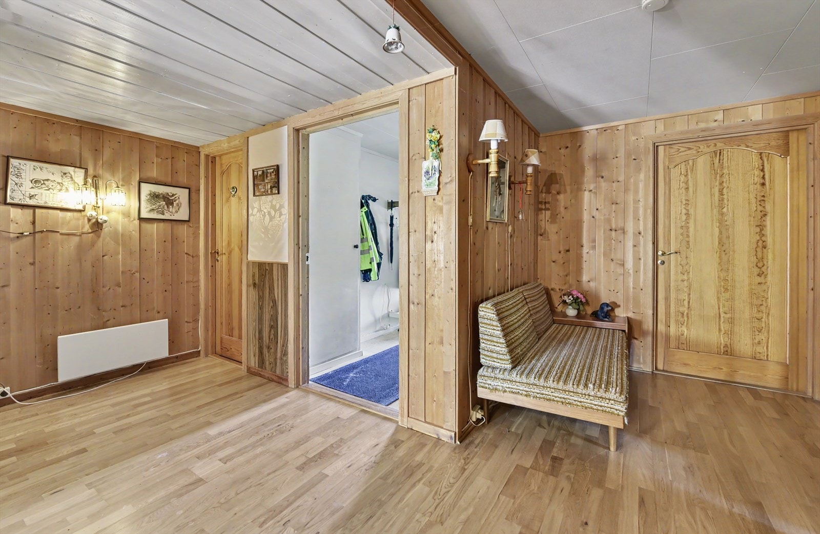 Gangen gir adkomst til bad, toalettrom og soveromsavdelingen. Galleribilde