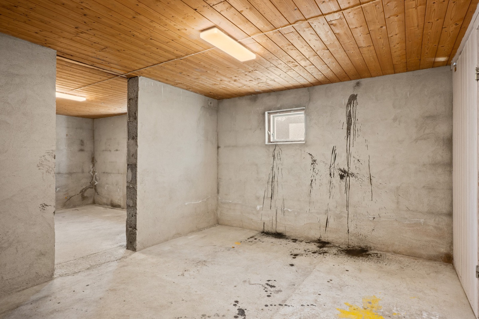 Det er stor kjeller under huset Galleribilde