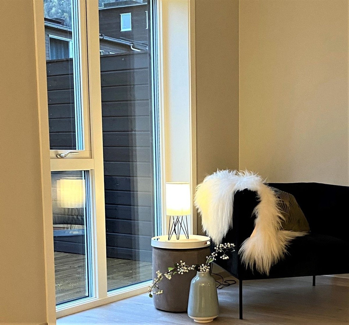 UTLEIGD JENTE sjukepleiestudie Rom 4 kr 6400 på - 9,5 m2 1.etg Galleribilde