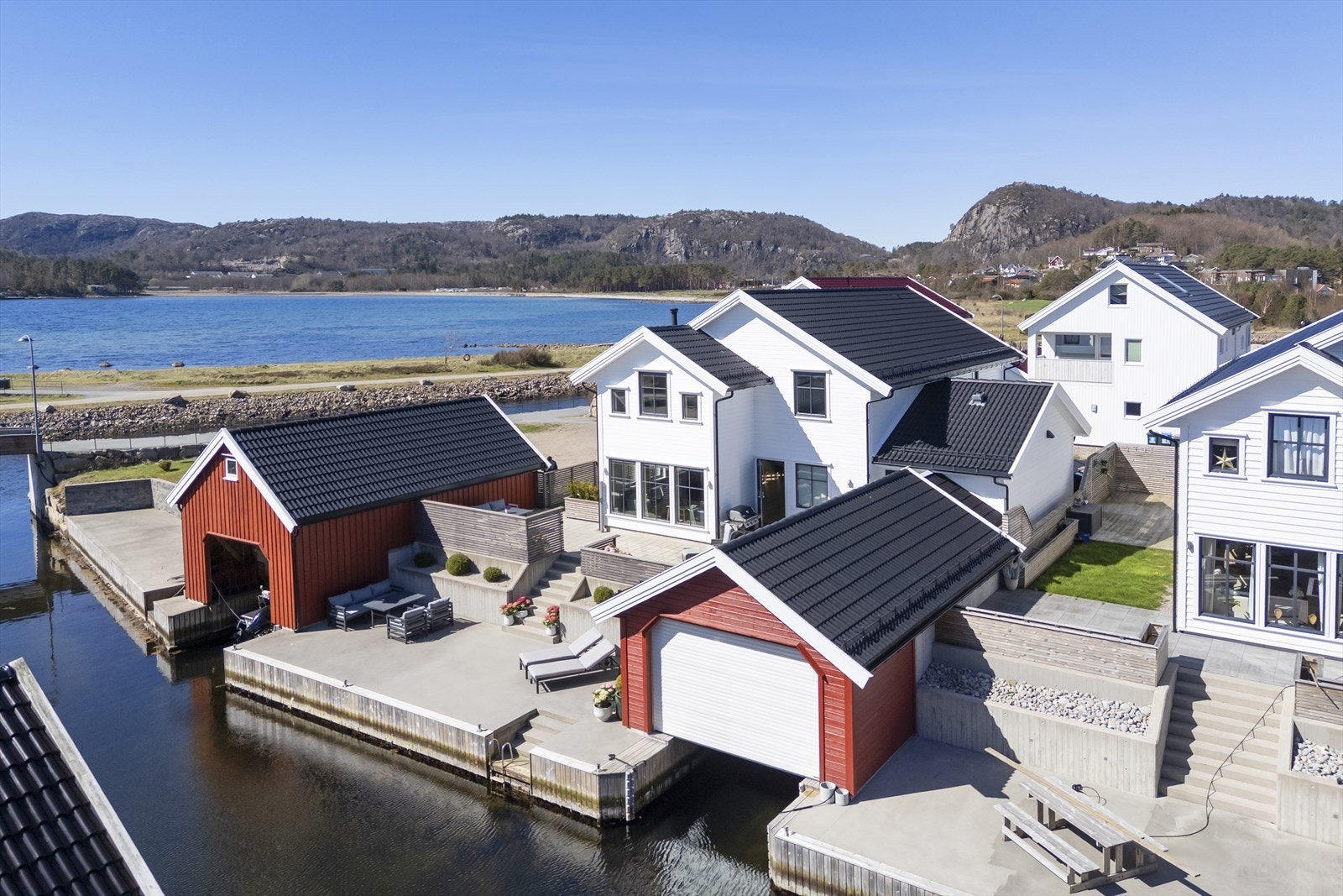 Dronefoto - Oversiktsbilde Galleribilde