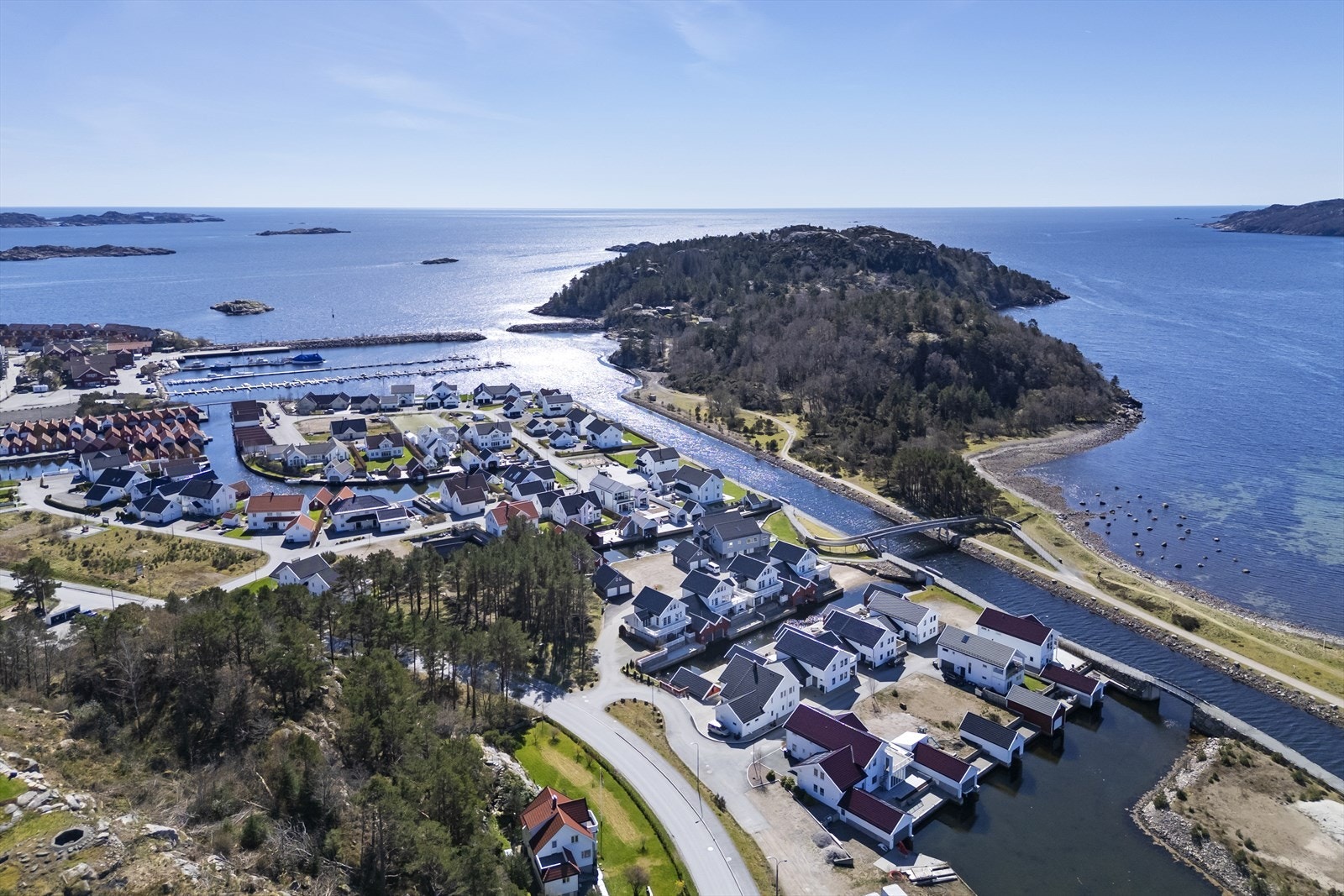 Dronefoto - Oversiktsbilde Galleribilde