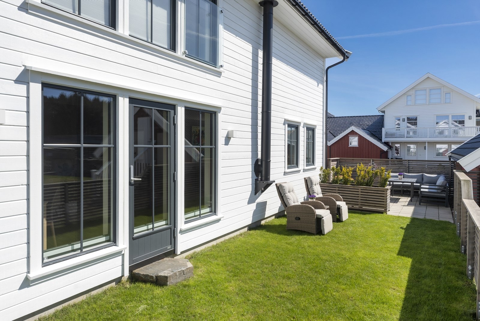 Uteområdet med direkte adkomst fra stue Galleribilde