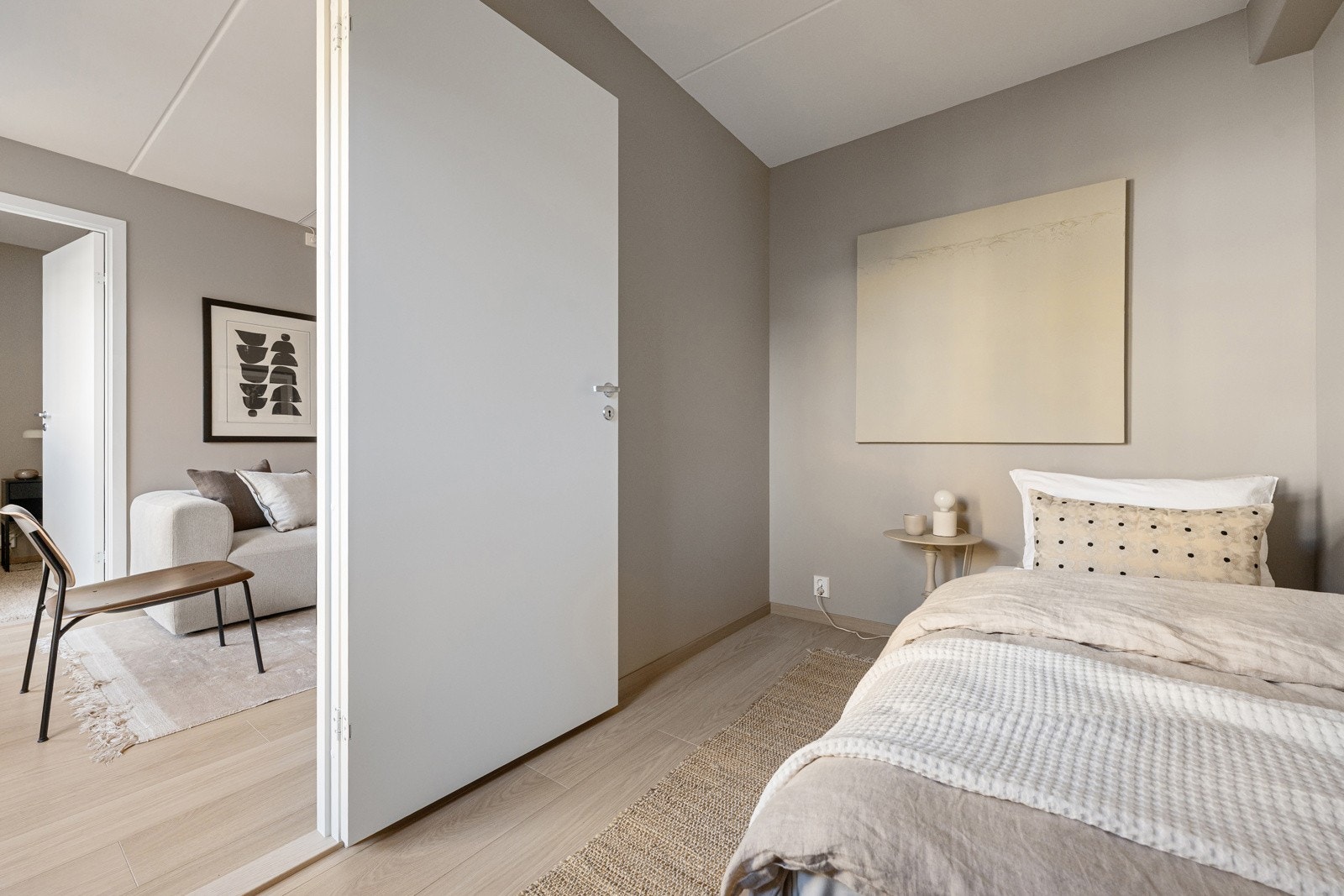 Soverom II har god plass til seng og garderobeskap. Galleribilde