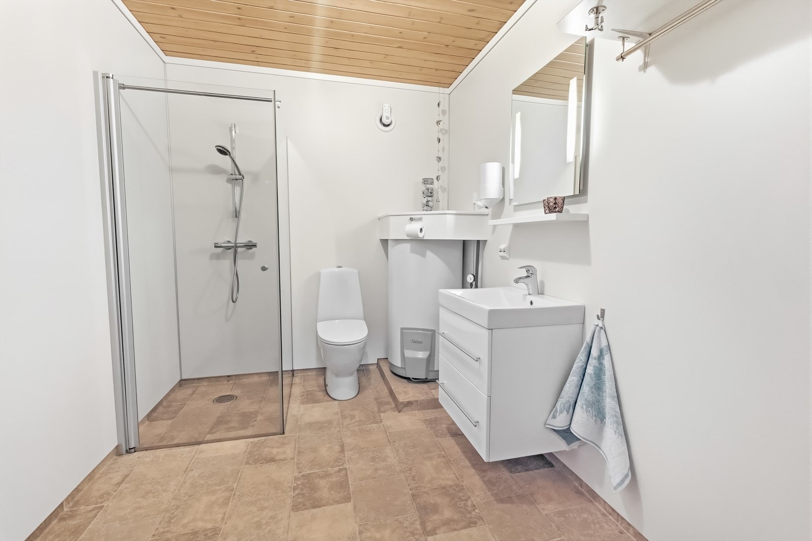 Bad/ wc i kjelleren er renovert. Galleribilde