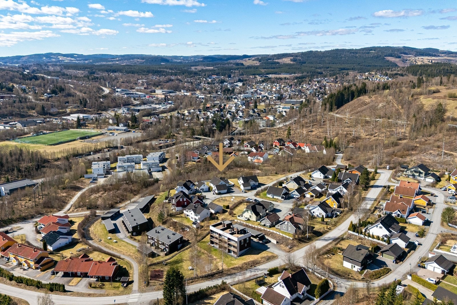 Sentral beliggenhet i Brusvehagen med kort vei til Vardal Idrettsplass, Kallerud og Hunndalen sentrum. Galleribilde