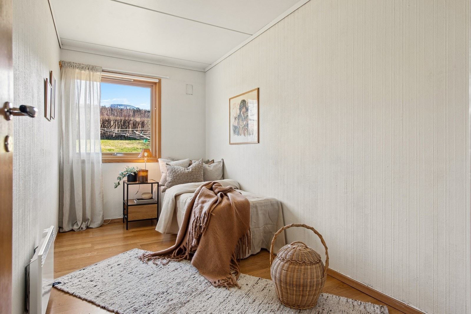Det andre soverommet egner seg godt som barnerom, gjesterom eller kontor. Galleribilde