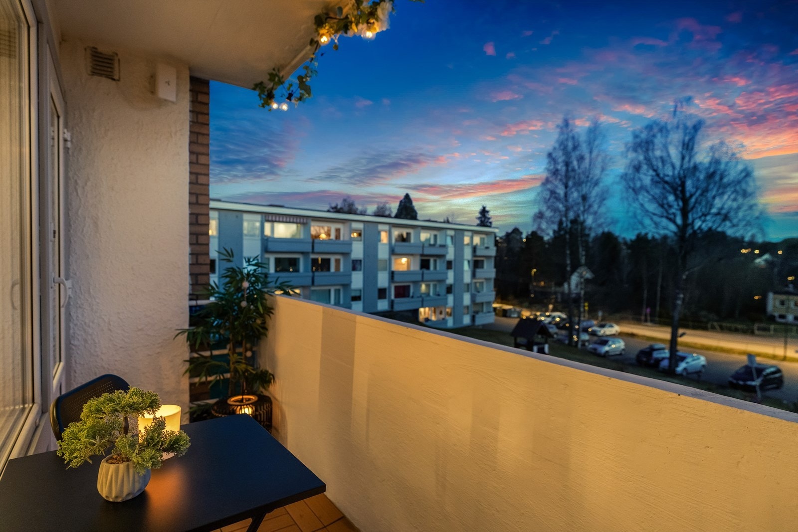 Her er det plass til både sittegruppe og grill, noe som gjør det til det perfekte stedet for sommerens sammenkomster Galleribilde