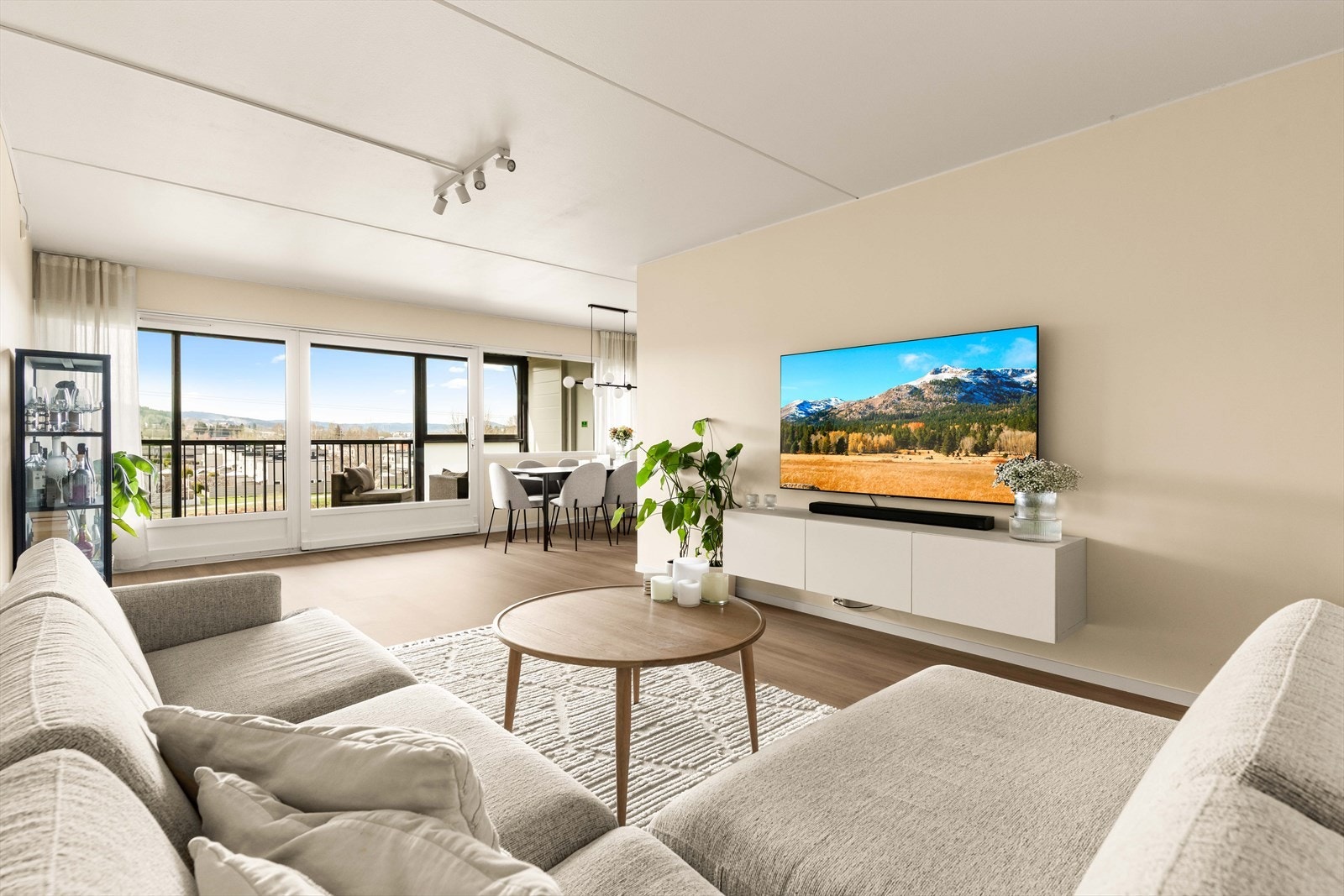 Velkommen til Alingsåsveien 31, presentert av Kenneth Andreassen i Nordvik Lillestrøm! Foto: Anders Botnmark Galleribilde
