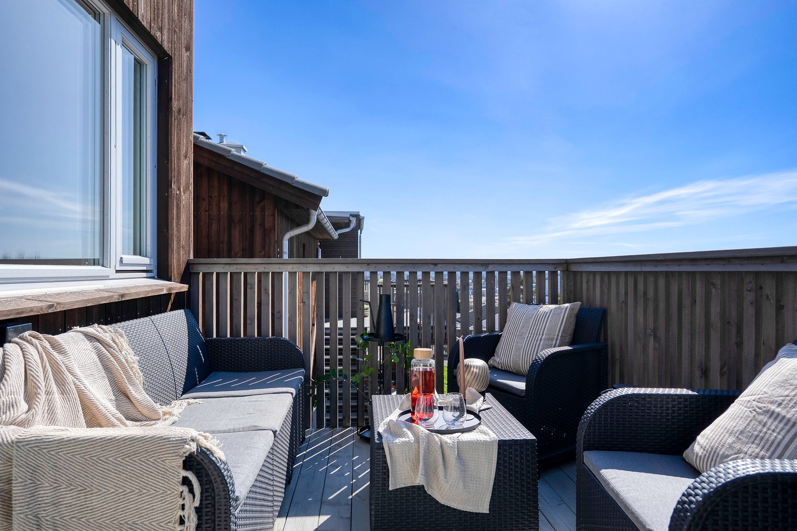 Sydvestvendt orientert veranda. Galleribilde