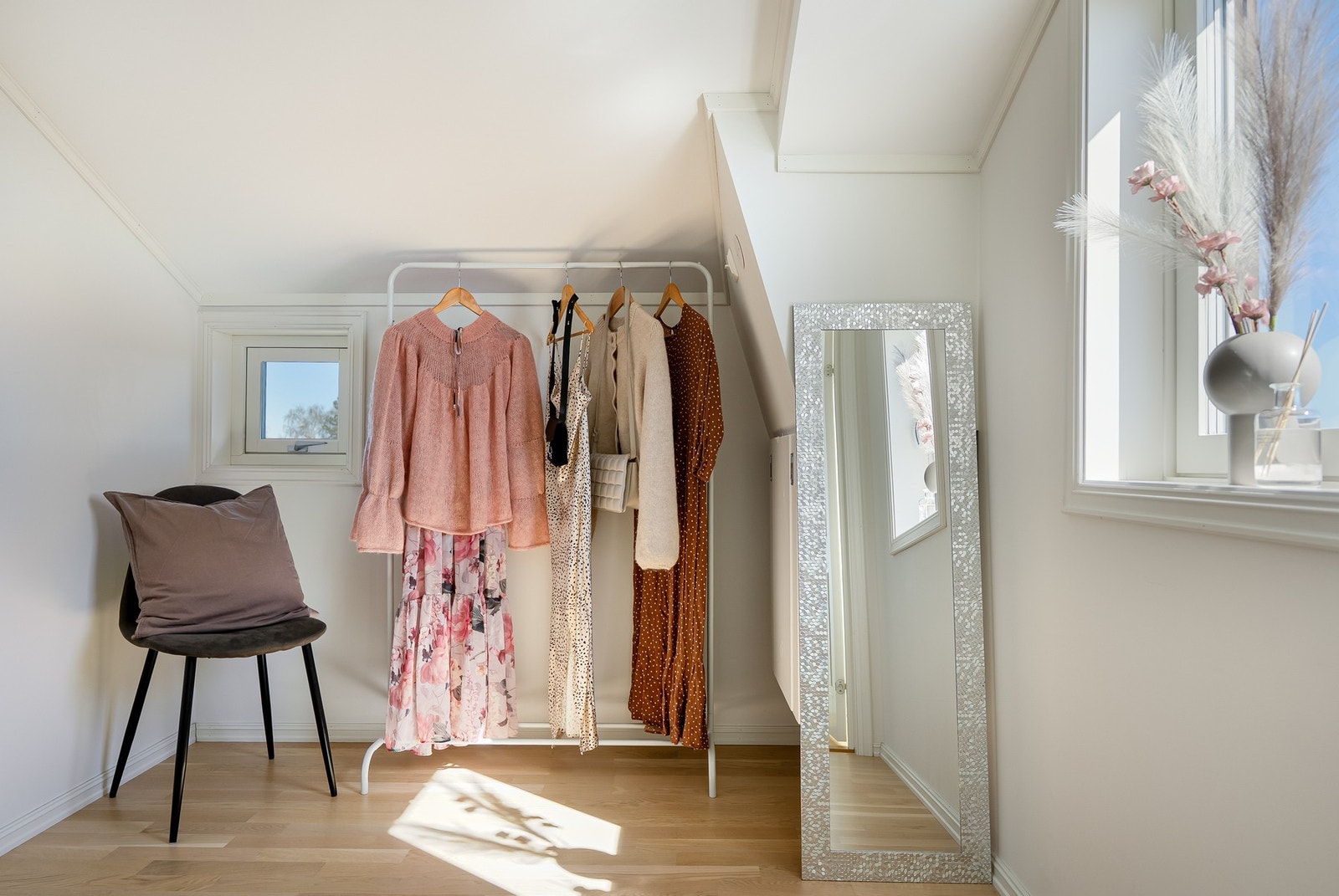 Et ekstra rom som egner seg som hjemmekontor eller walk in closet. Galleribilde
