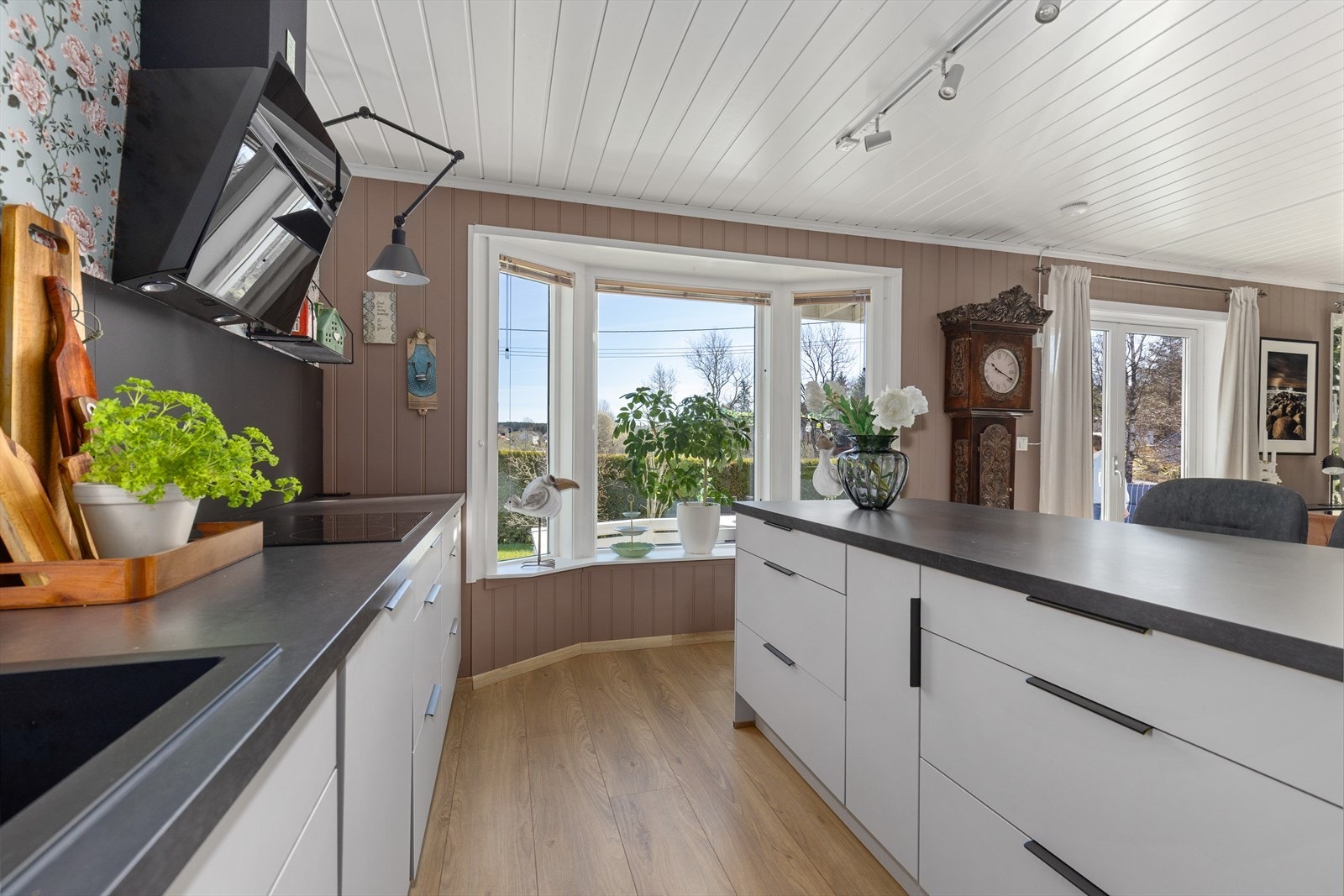 R5FF7682 copy.jpg Galleribilde