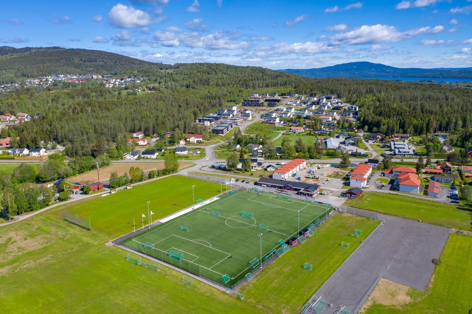 Bjerke stadion ligger en hyggelig sykkeltur unna - perfekt for aktive dager. Galleribilde