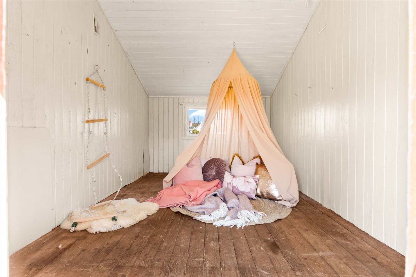 Koselig lekehus i hagen - perfekt for de minste. Galleribilde