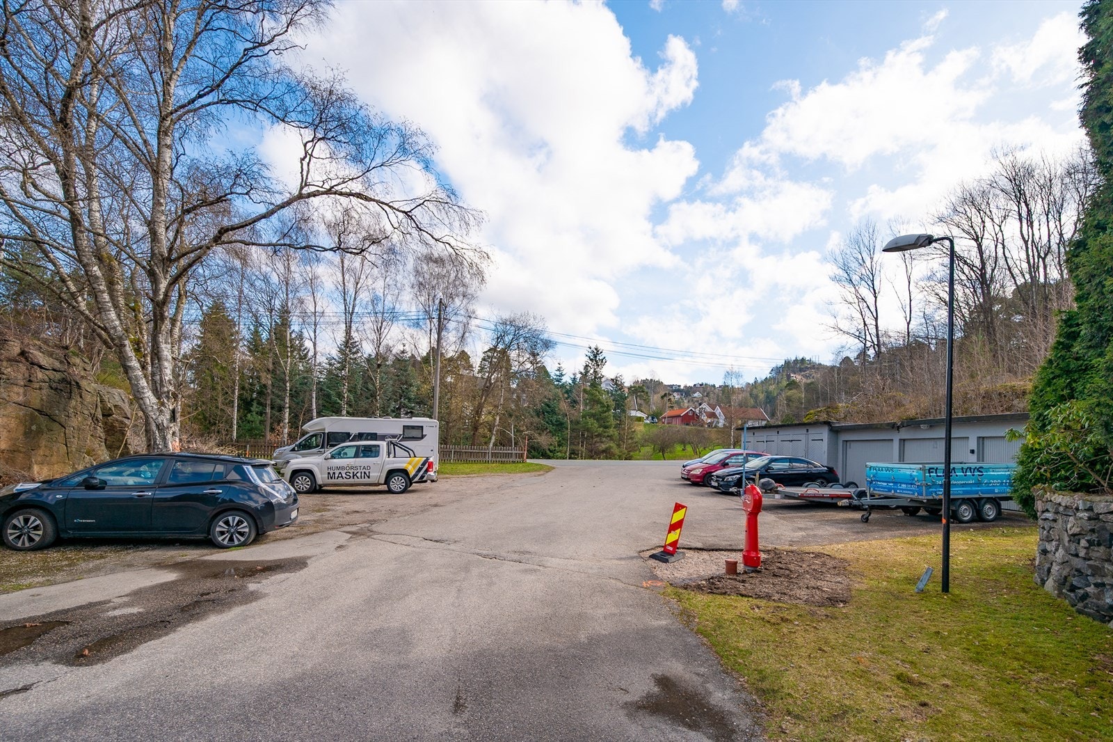 Gjesteparkering ved innkjørsel til området Galleribilde