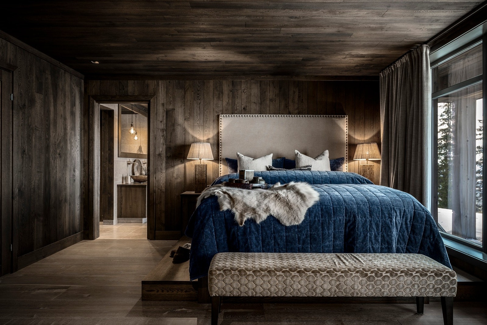 Hovedsoverommet med eget walk-in-closet og bad. Galleribilde