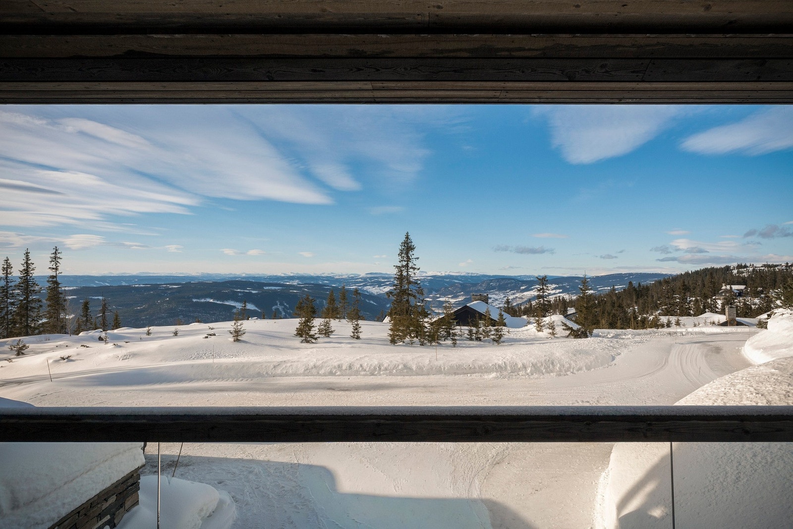 Spektakulær utsikt mot fjellandskapet. Galleribilde
