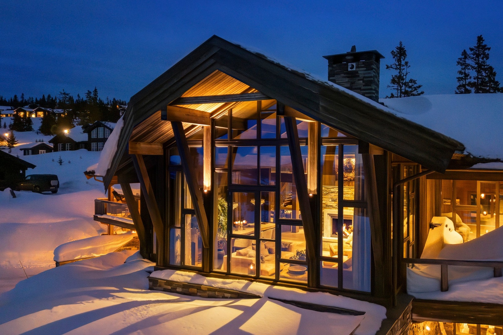 Spektakulær front med panoramavinduer. Galleribilde