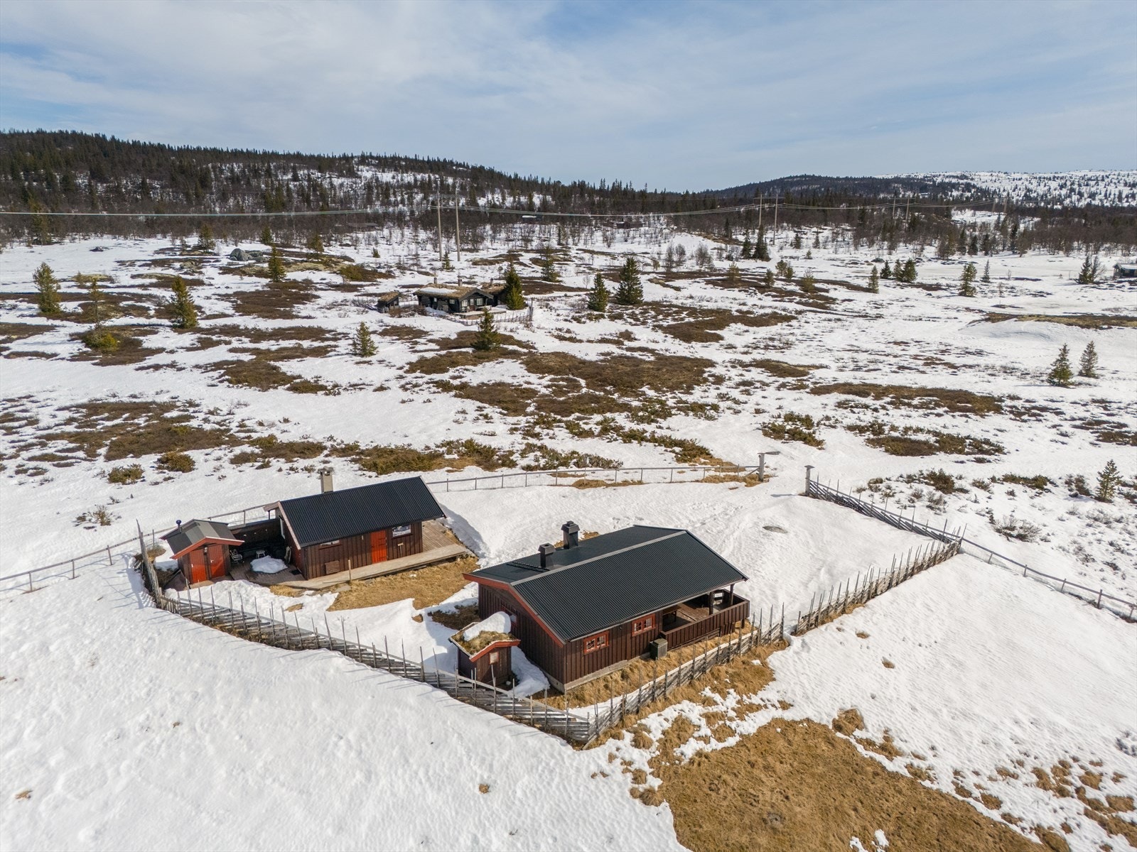 Her er det umiddelbar tilgang til flotte tur- og friluftsområder, sommer som vinter. Galleribilde