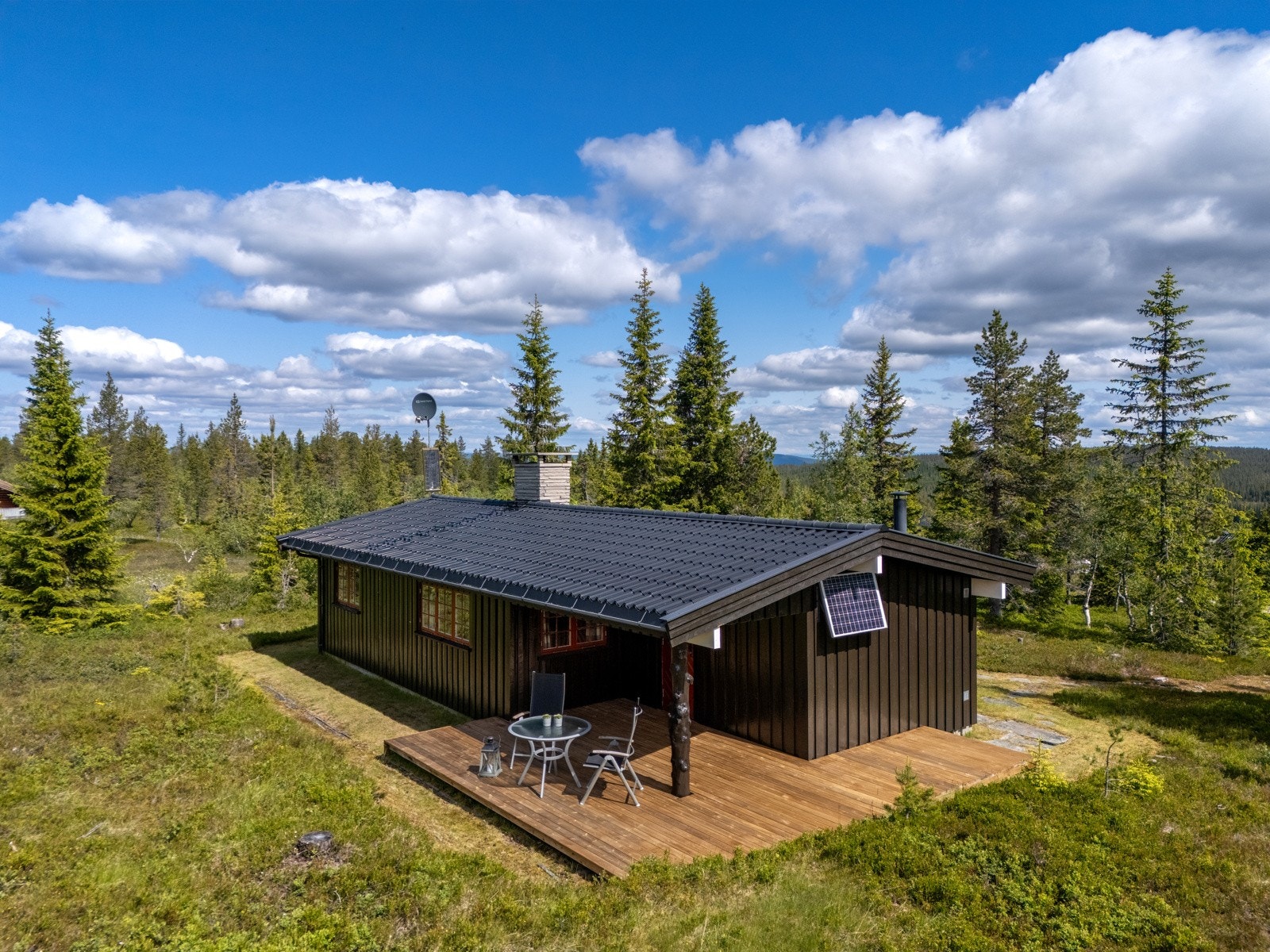 Hyggelig hytte med muligheter for både jakt- og fiske! Galleribilde