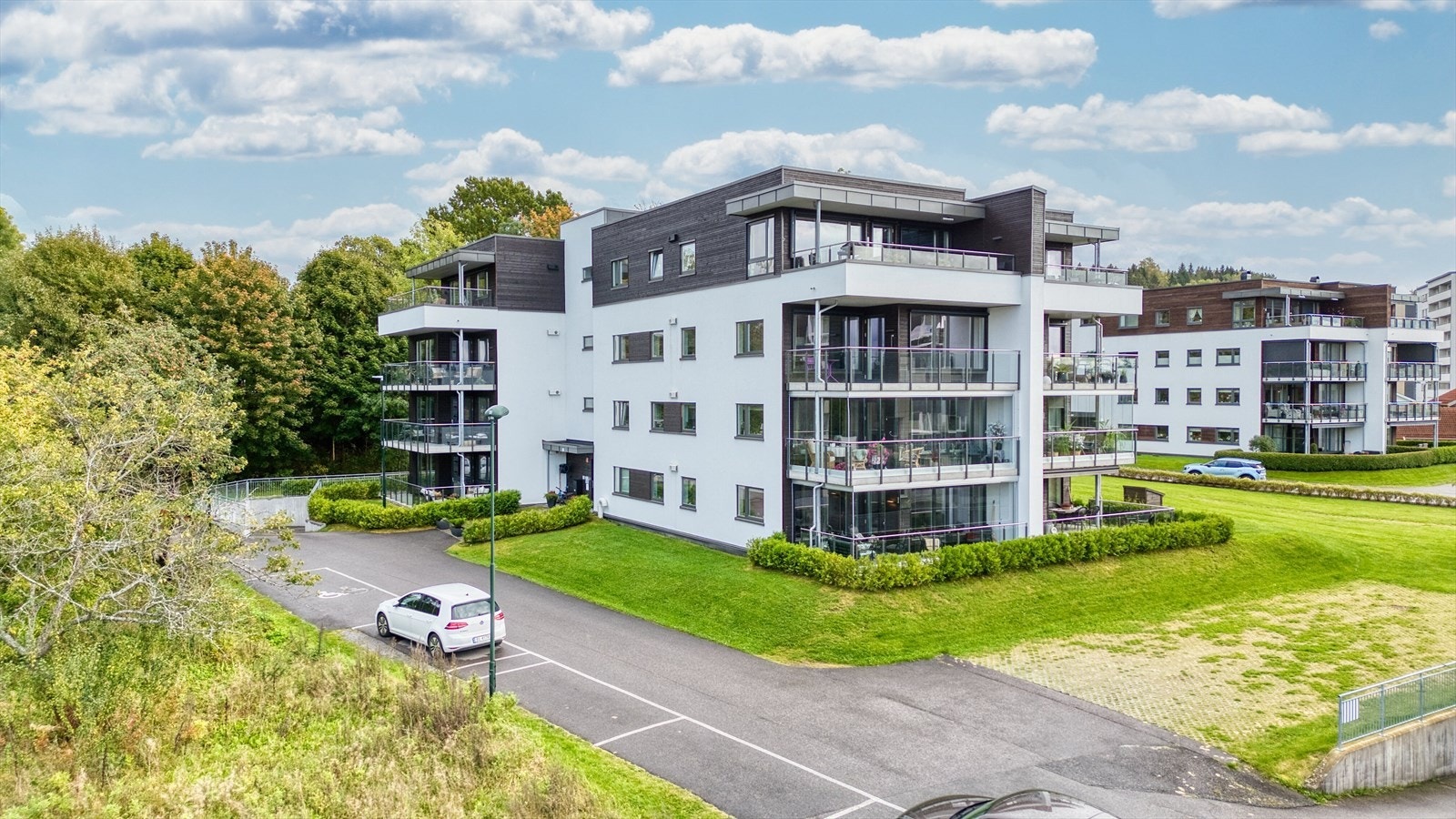 Det er etablert gjesteparkering på borettslaget tomt Galleribilde