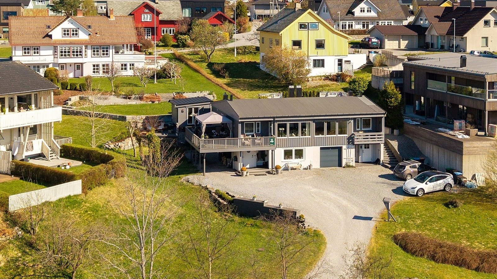 Dronebilde tatt av fra vest mot øst Galleribilde