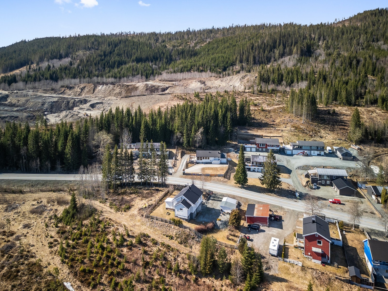I området er det fantastiske turmuligheter med skiløyper og lysløype i umiddelbar nærhet. Galleribilde