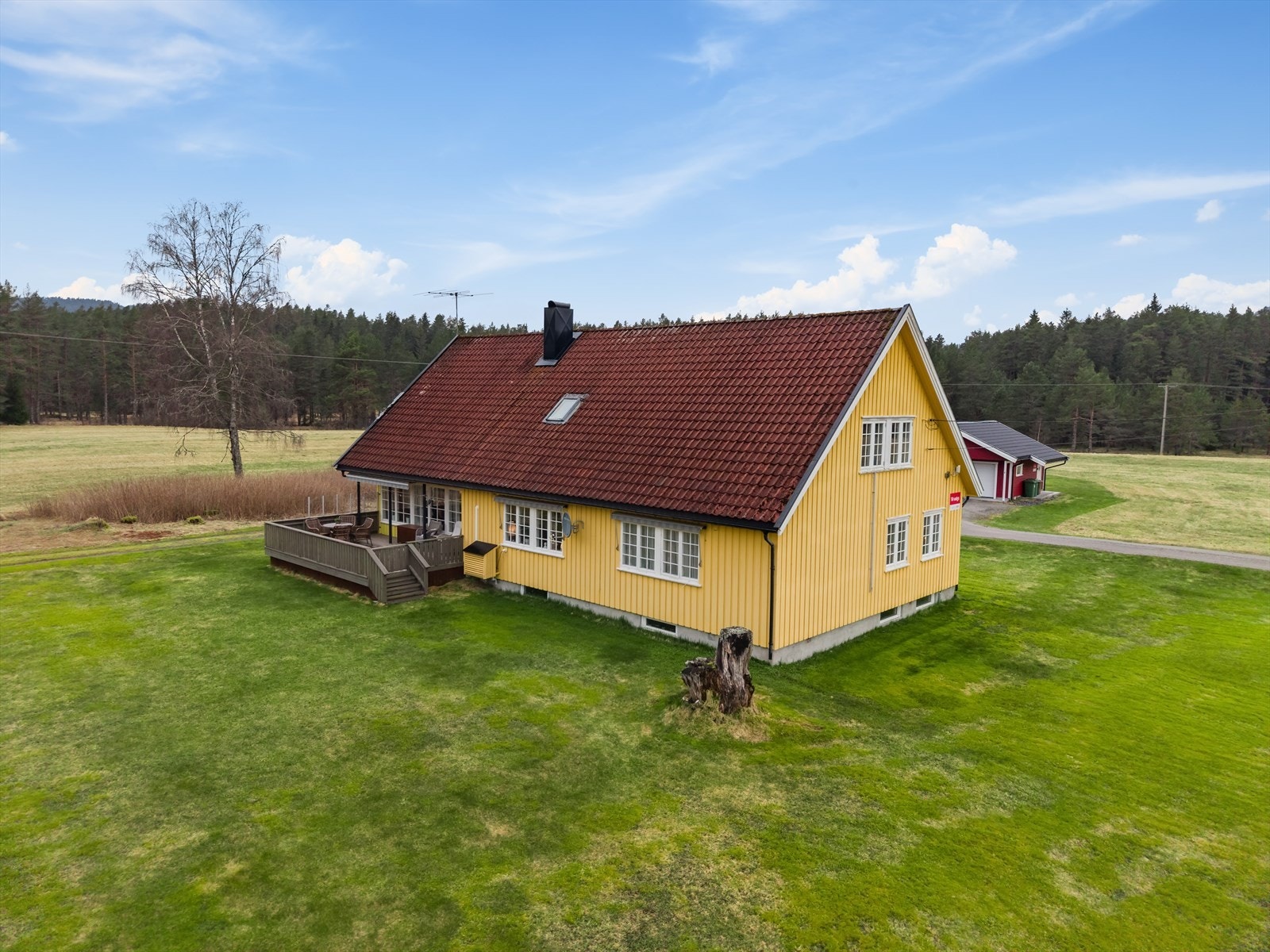 Hele eiendommen er godt vedlikeholdt. Galleribilde