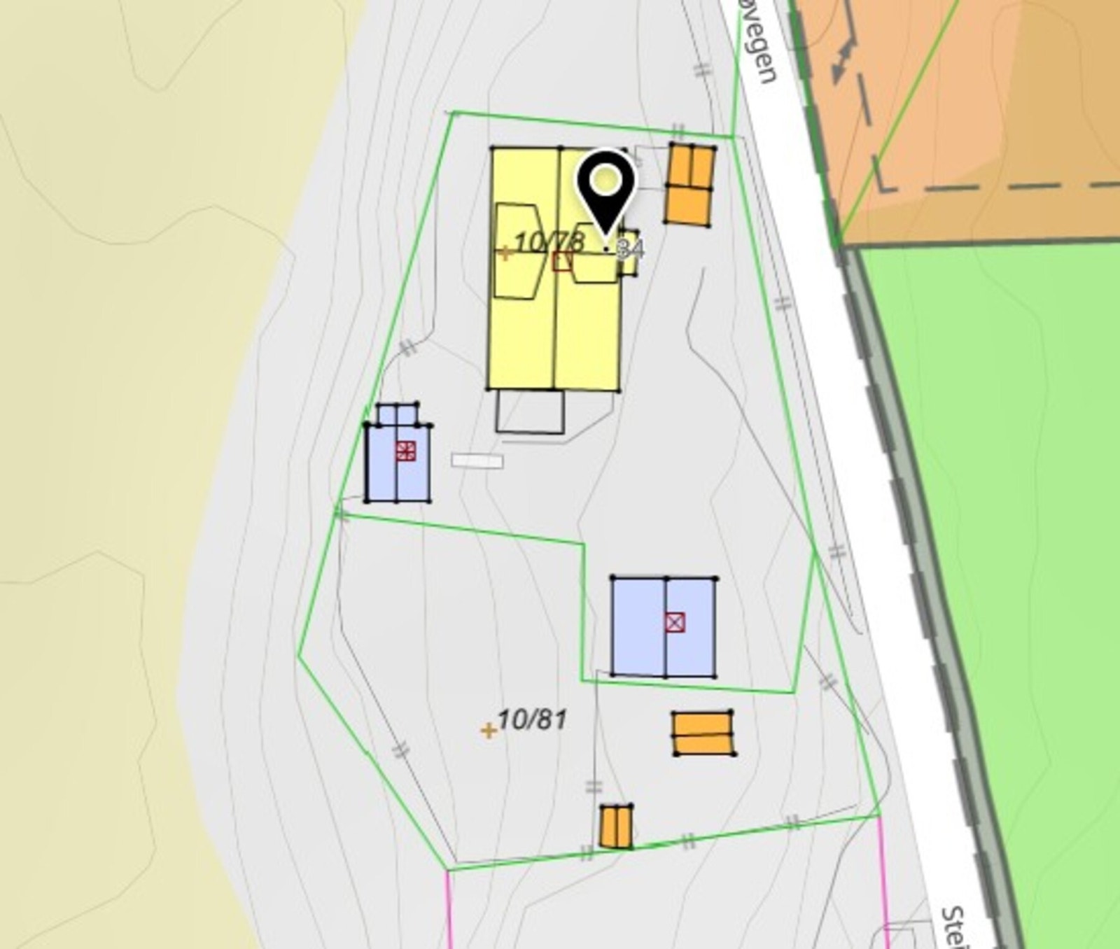 Eiendommen består av to bruksnumre: gnr. 10, bnr. 78 (983 m²) og gnr. 10, bnr. 81 (648 m²) Galleribilde