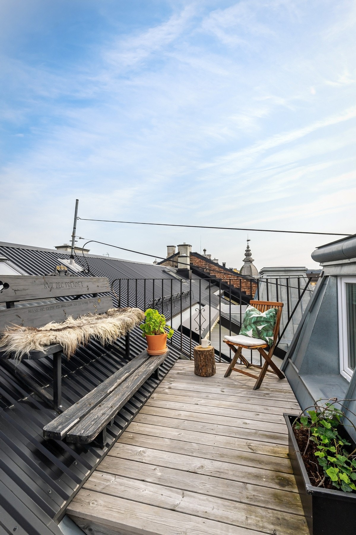 Fastmontert benk & 360 grader utsikt. Galleribilde