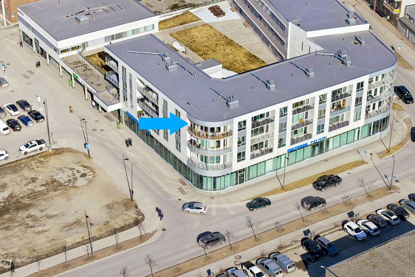 Stor 3-roms selveierleilighet i toppetasjen - midt i sentrum Galleribilde