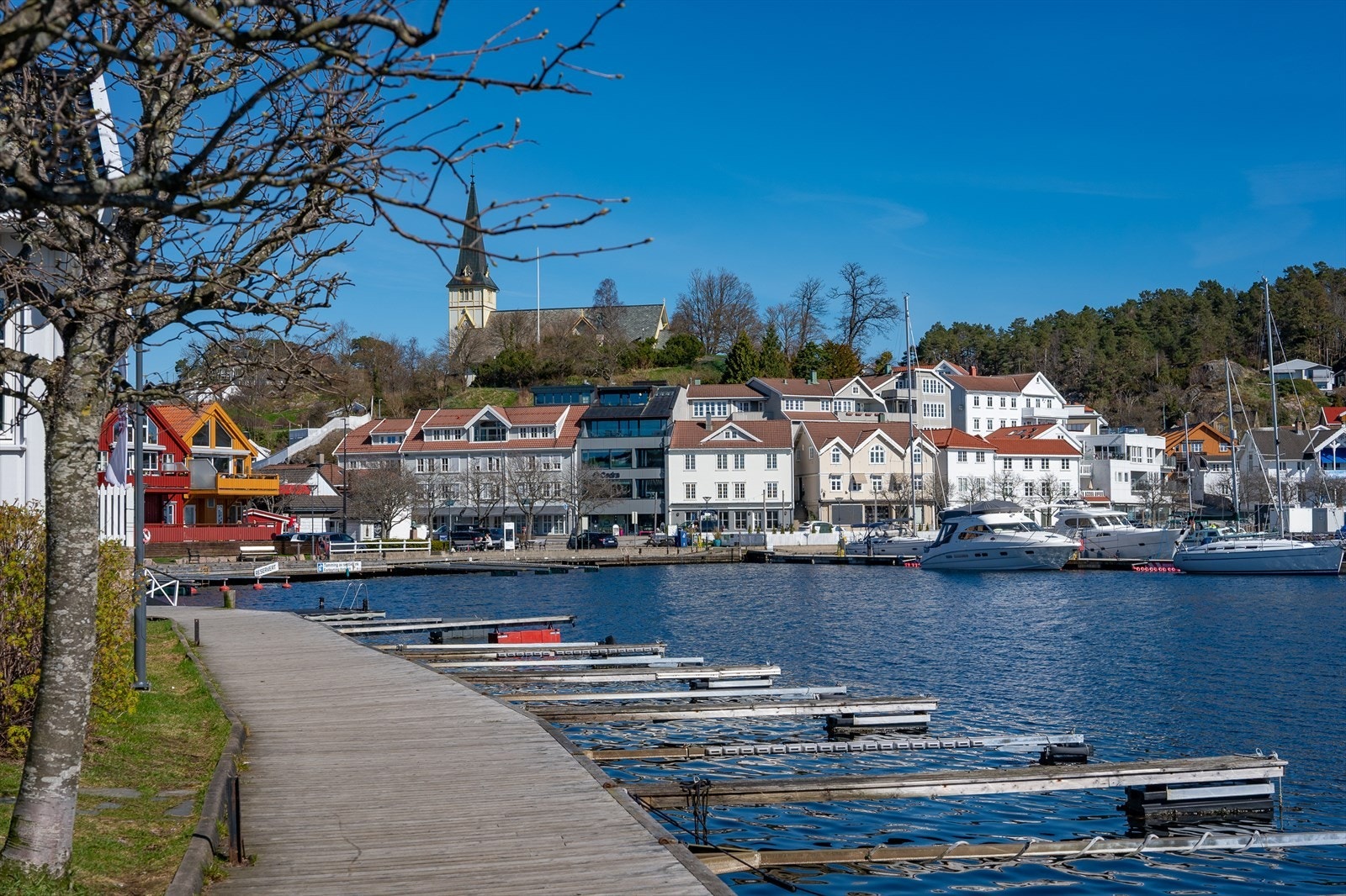Bryggepromenaden går helt fra Biodden til Oddensenteret Galleribilde