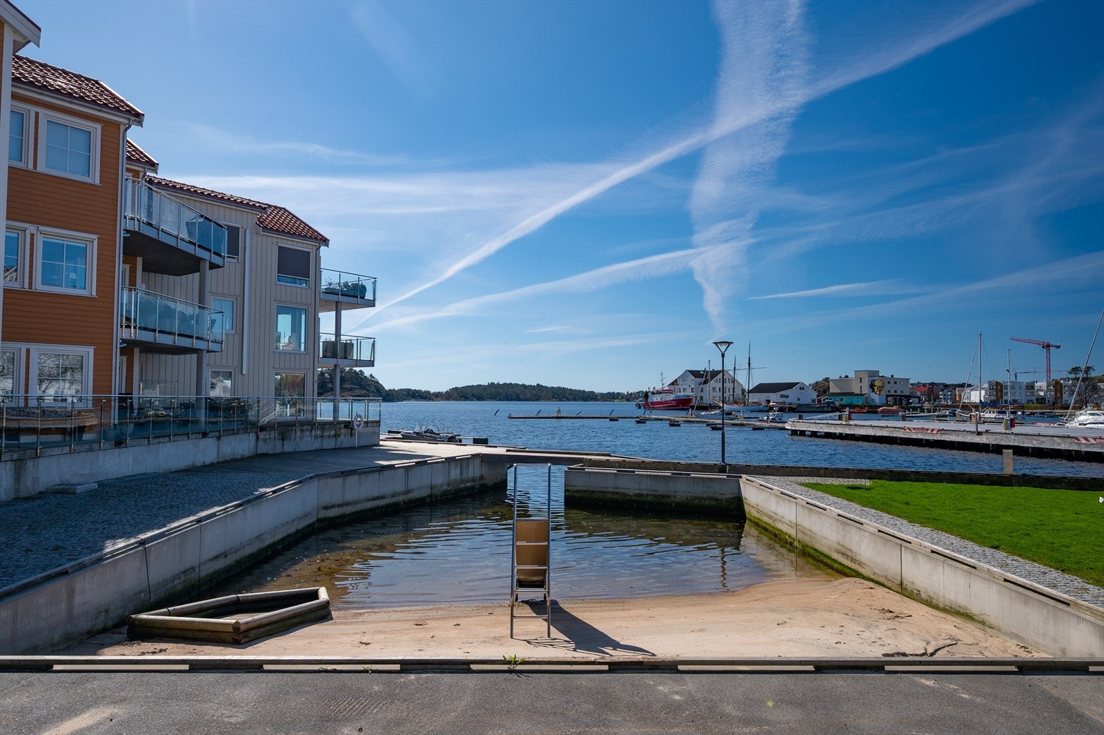 Bademuligheter like ved brygga Galleribilde