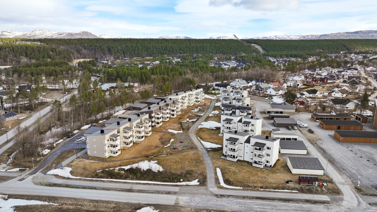 En lys og flott 3- roms selveierleilighet i 3. etasje. Galleribilde