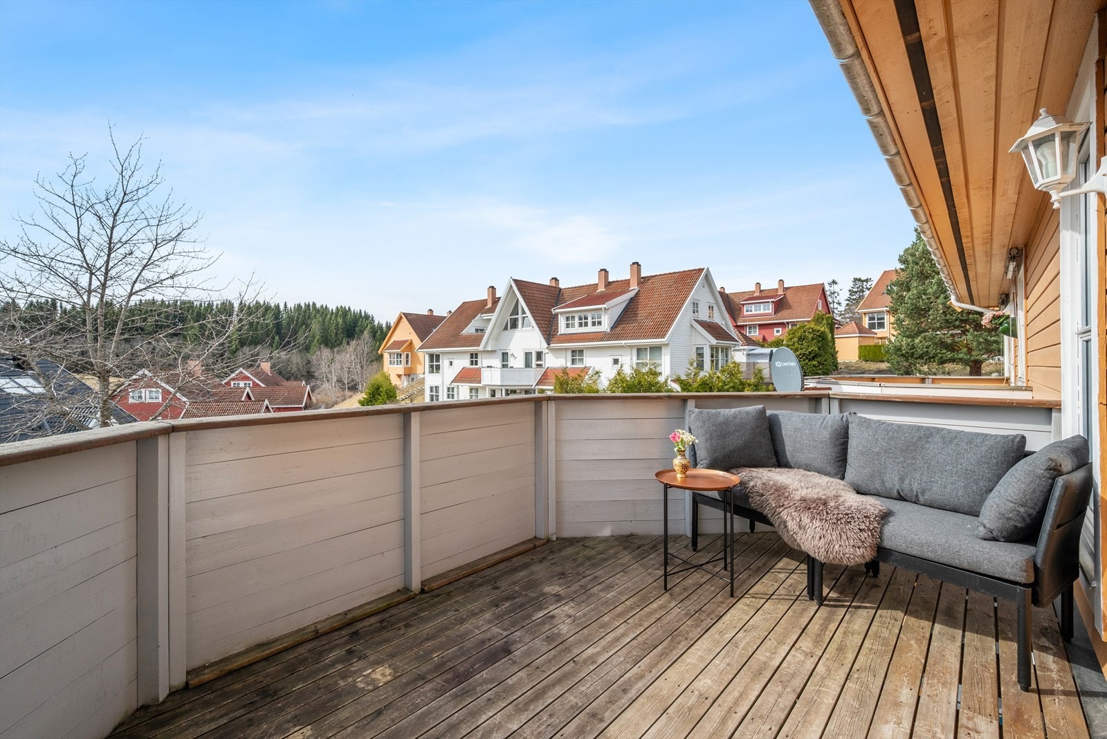Balkong med gode solforhold Galleribilde