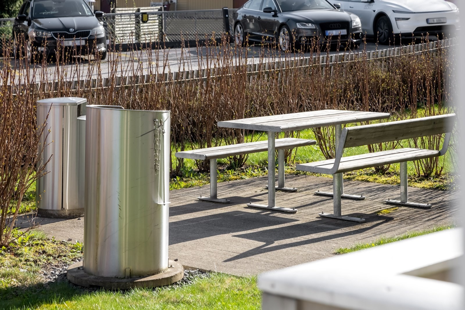 Hyggelige uteplasser til felles bruk for beboerne i borettslaget. Galleribilde