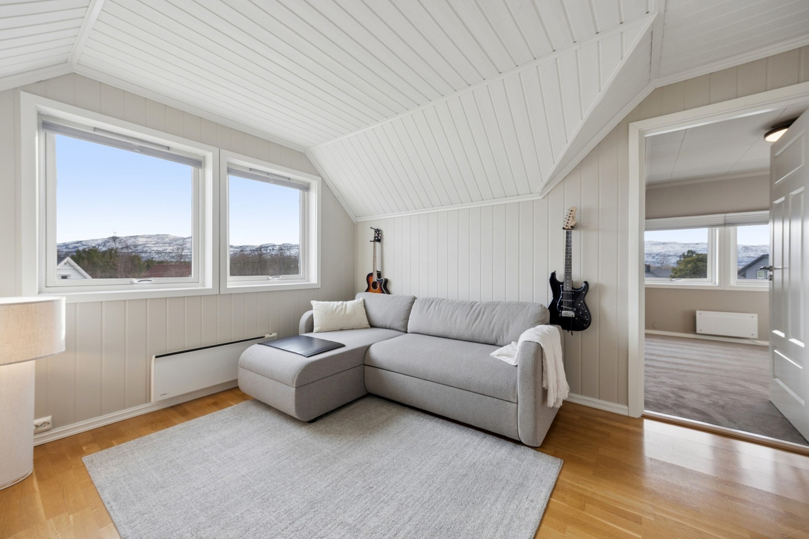 Loftet inneholder loftstue, bad og to soverom Galleribilde